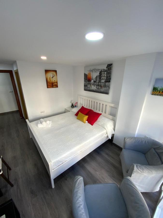 Reyna Apartamentos Málaga Exteriör bild
