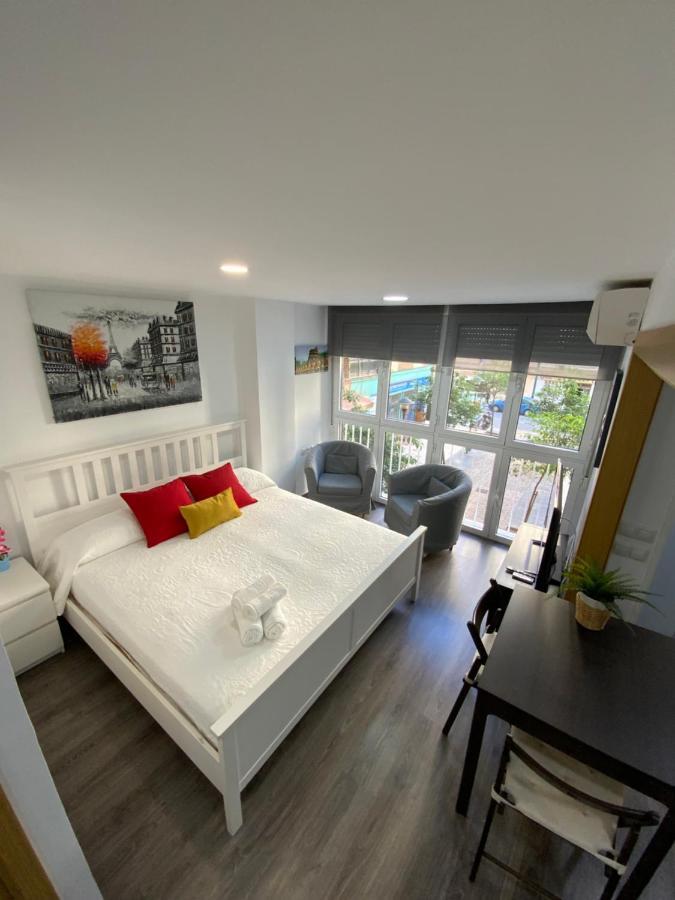 Reyna Apartamentos Málaga Exteriör bild